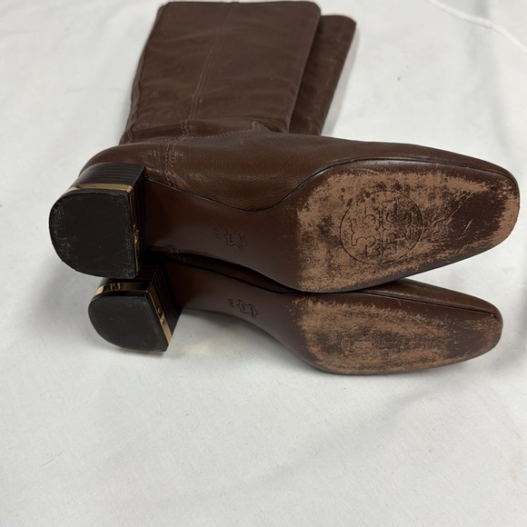 Tory Burch Boots
Size 9 - Picture 5 of 6